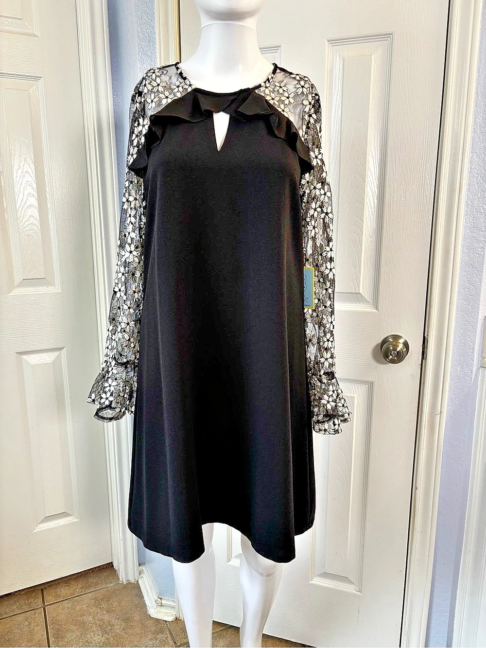 CeCe 7067910E Floral Sleeve Mini Dress in Black Size Small NWT